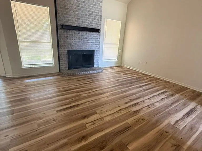 3933 Wake Forest Ln — Photo 4