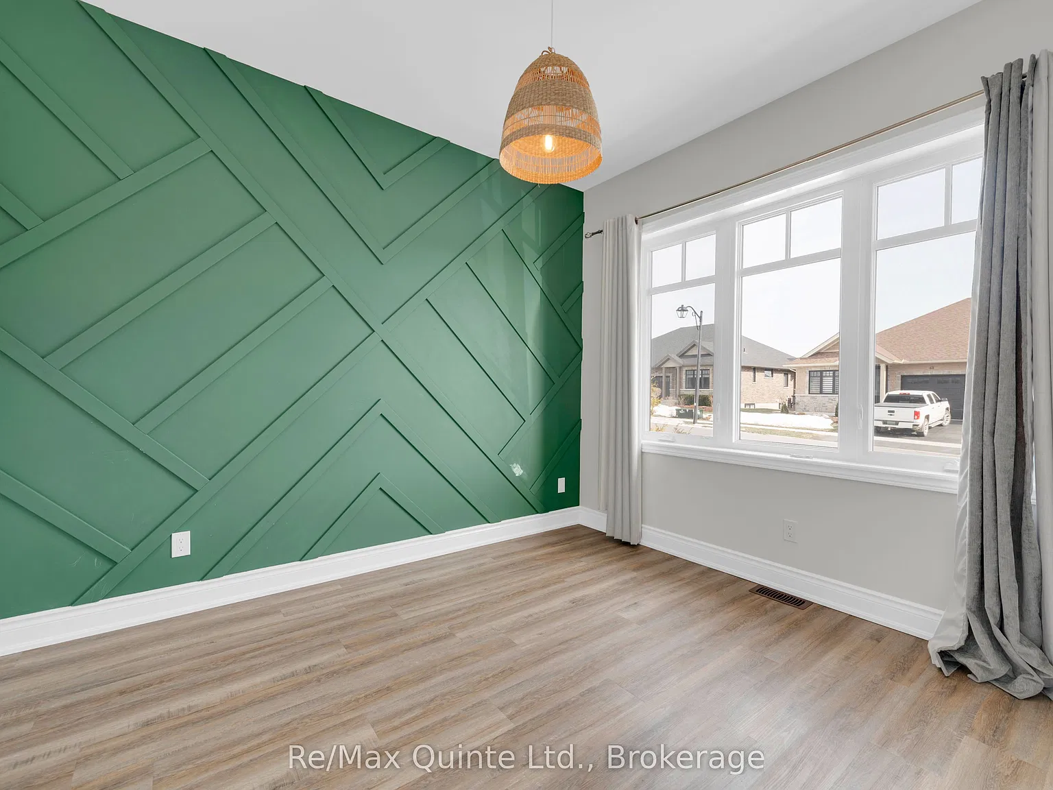 4 bed, $2,900 — Photo 4