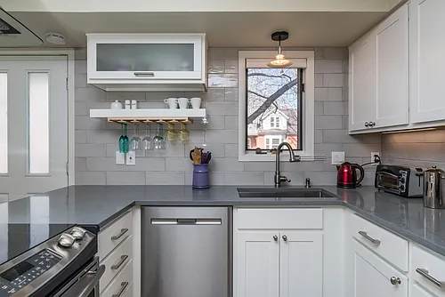 1834 Grove St #1 Photo 1
