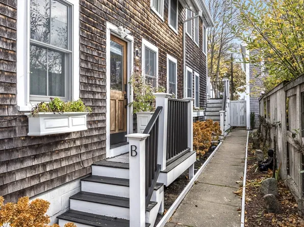 143 Bradford St #B, Provincetown, MA 02657