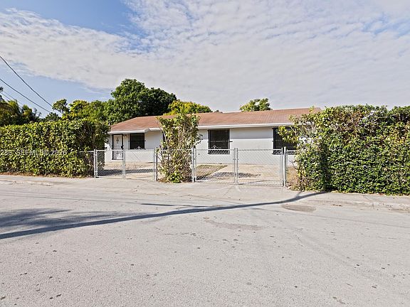 2nd image of 522 SW 3rd Ave