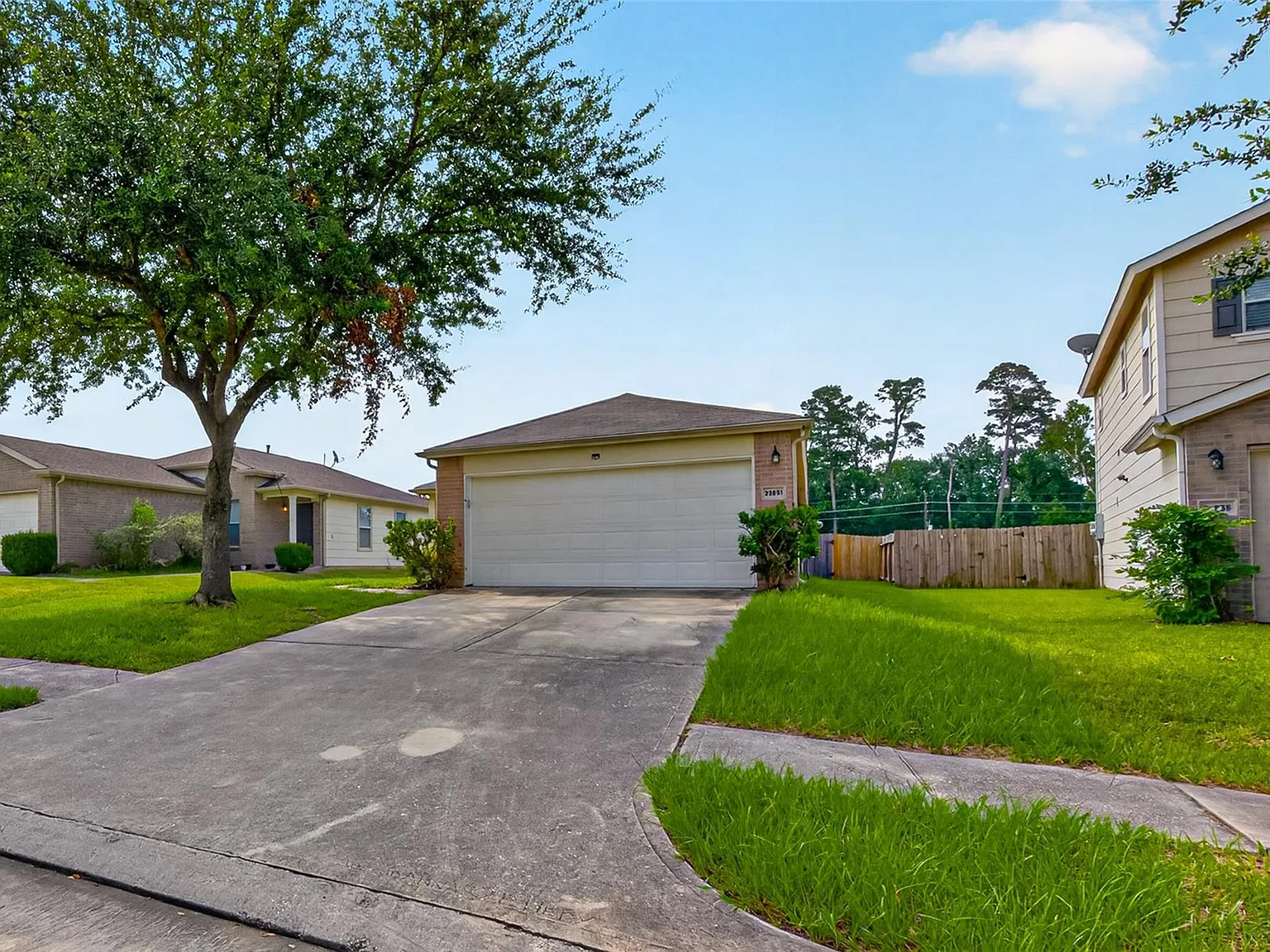 3 bed, 2.0 bath, 1440 sqft, $2,349 — Photo 4