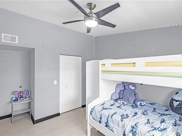 8274 Key Royal Cir #1033 — Photo 24