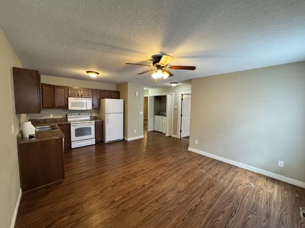 123 E Carlton St, Pittsburg, KS 66762