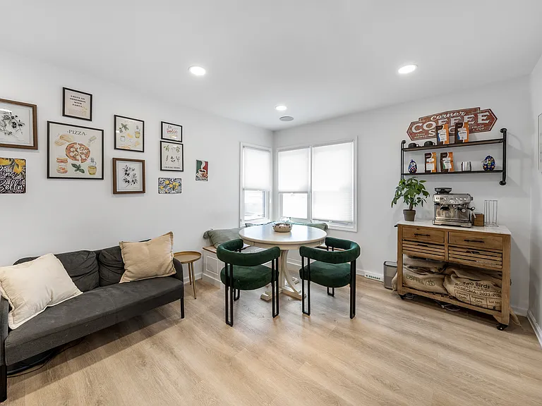 66 Claridge Ct — Photo 30