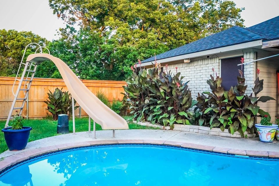 1st image of 401 Tranquility Ln