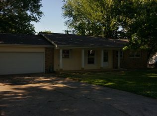 1130 S Wildwood Dr, Mt Zion, IL