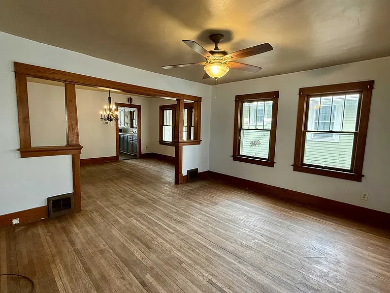 2220 Doniphan Ave — Photo 4