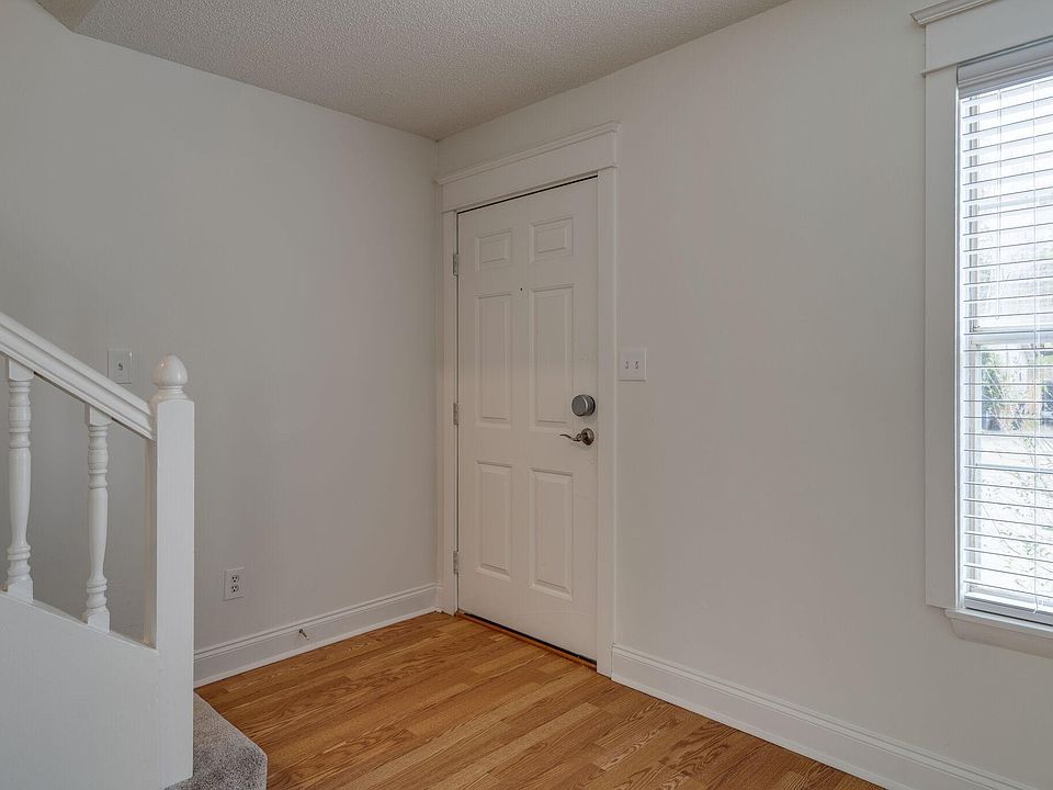 1st image of 2142 Mullen Cir