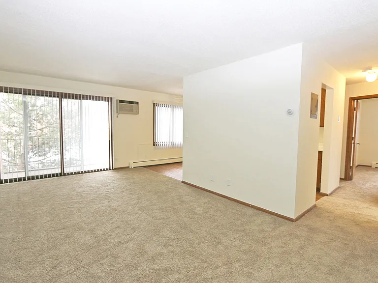 Apache Manor Apartments — Photo 11