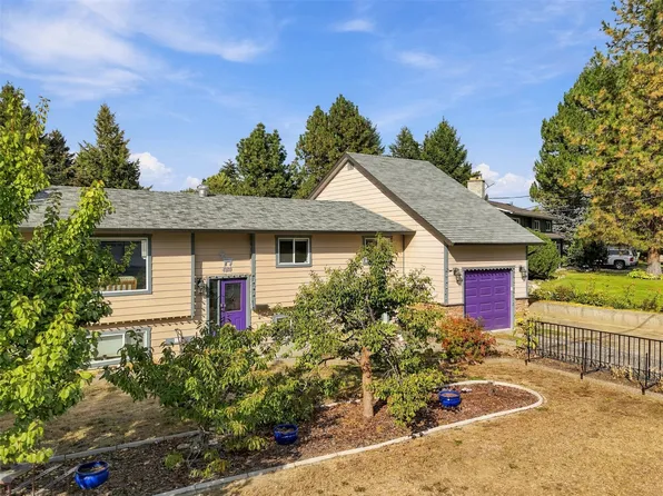 4809 Bolean Dr, Kamloops, BC V2H 1M3