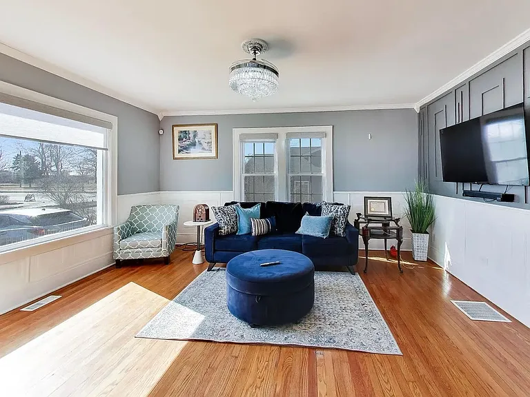 264 E 161st Pl — Photo 10