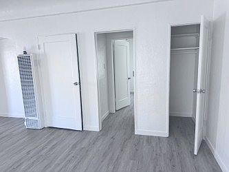 4th image of 6933 Mountain View Ave