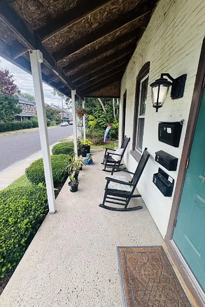 1 bed, 700 sqft, $1,350 — Photo 2