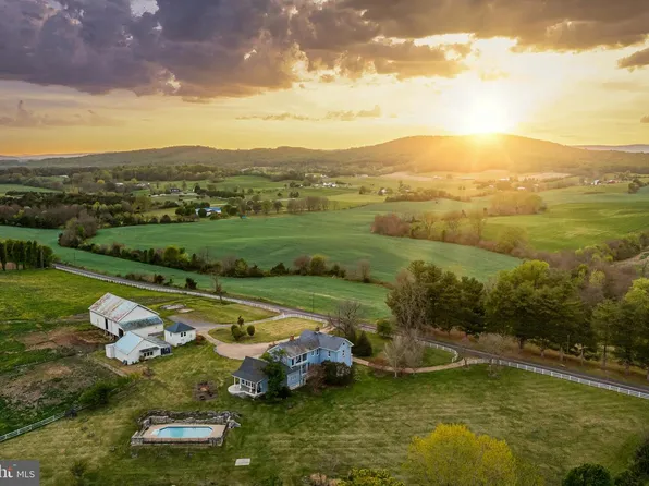 3691 Conicville Rd, Mount Jackson, VA 22842