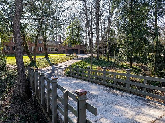 2nd image of 212 Cape Charles Dr