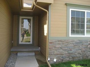19721 Marinda St, Omaha, NE 68130