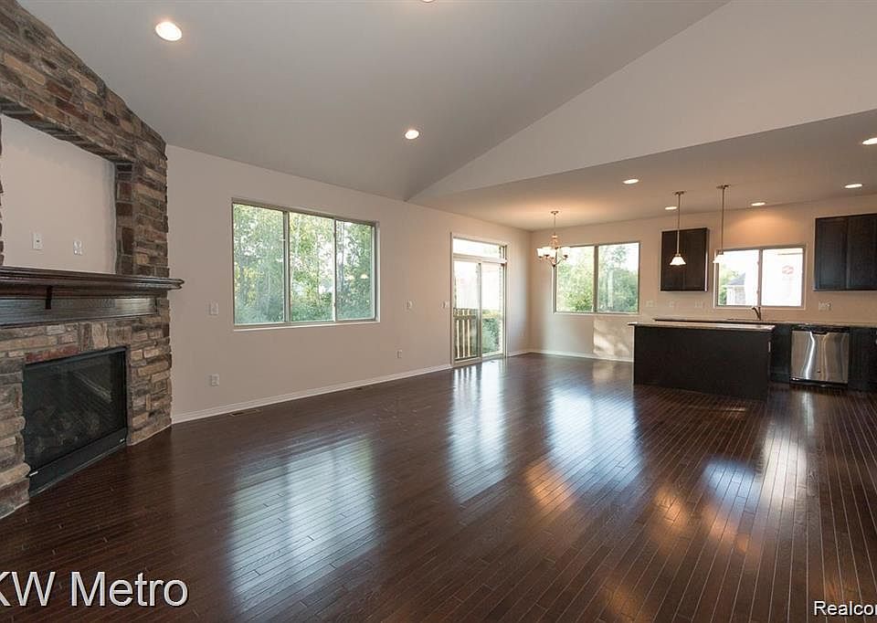 8295 Pleasant Ct, photo 2
