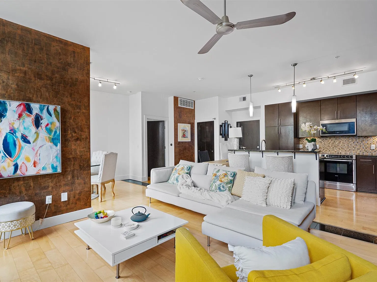 1 bed, 1.0 bath, 773 sqft, $2,600 — Photo 2