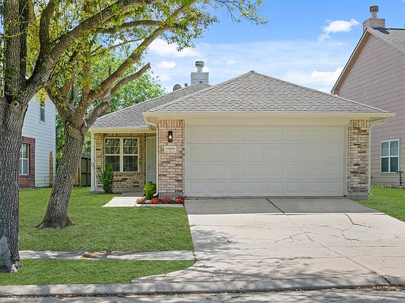 2nd image of 13119 Ridgewood Knoll Ln