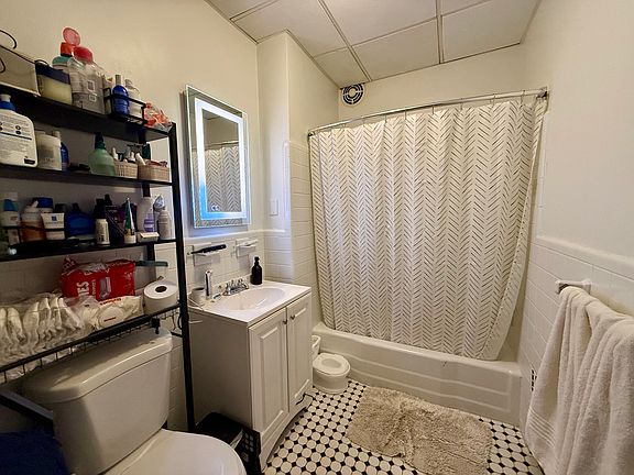 3rd image of 118 Babcock St #4