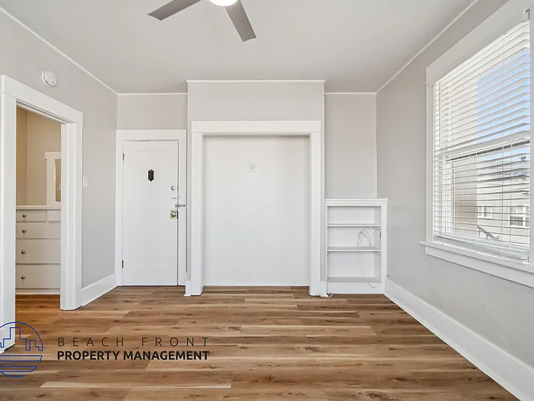 1141 Pine Ave — Photo 12