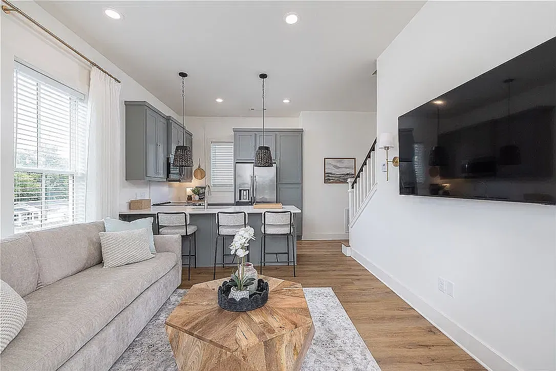 2 bed, 1173 sqft, $2,395 — Photo 1