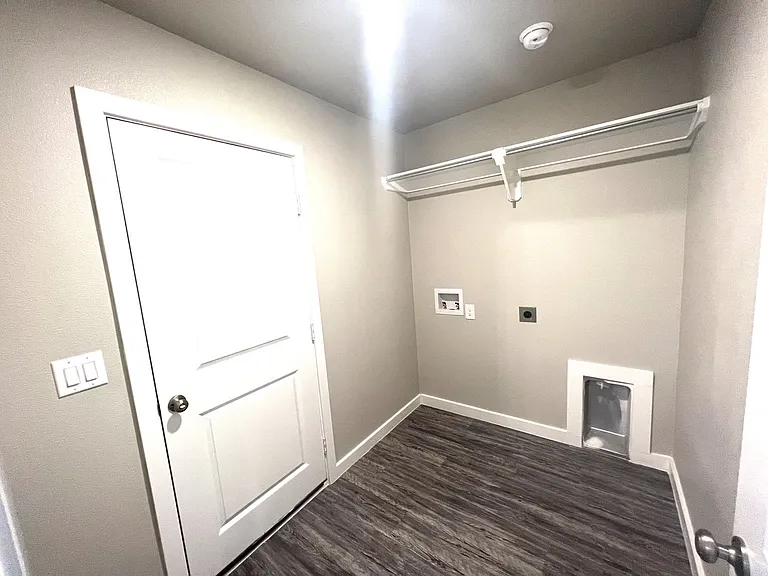 13705 Avenue Q — Photo 4