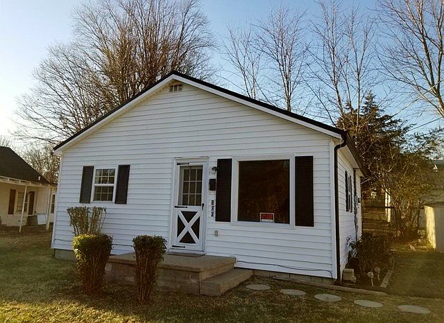 1st image of 300 Carnation Dr