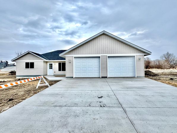 146 Front St, Tracy, MN 56175