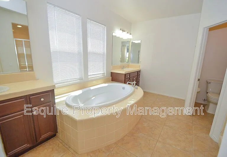 13735 Blue Ridge Way — Photo 18