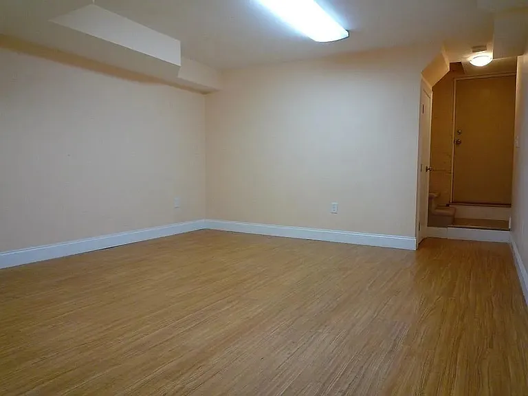 34 Oxford Ave #34 — Photo 7