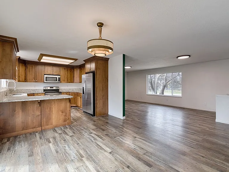 2960 S Apple St — Photo 11