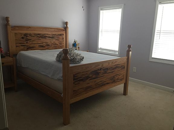 Middle upstairs bedroom 