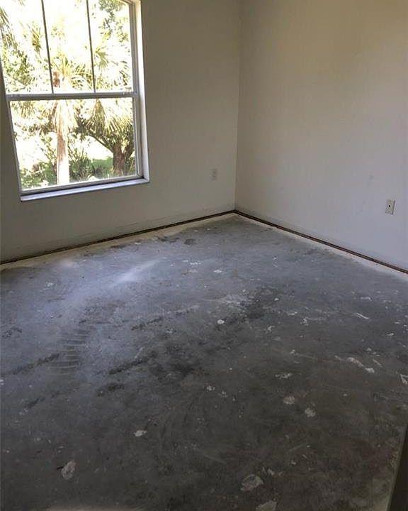 2nd image of 5095 Fairways Cir APT 206