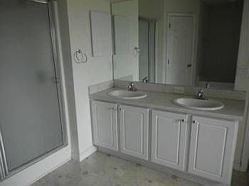 3rd image of 4113 NE 9th Pl