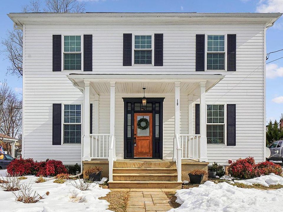 1st image of 10 Main St