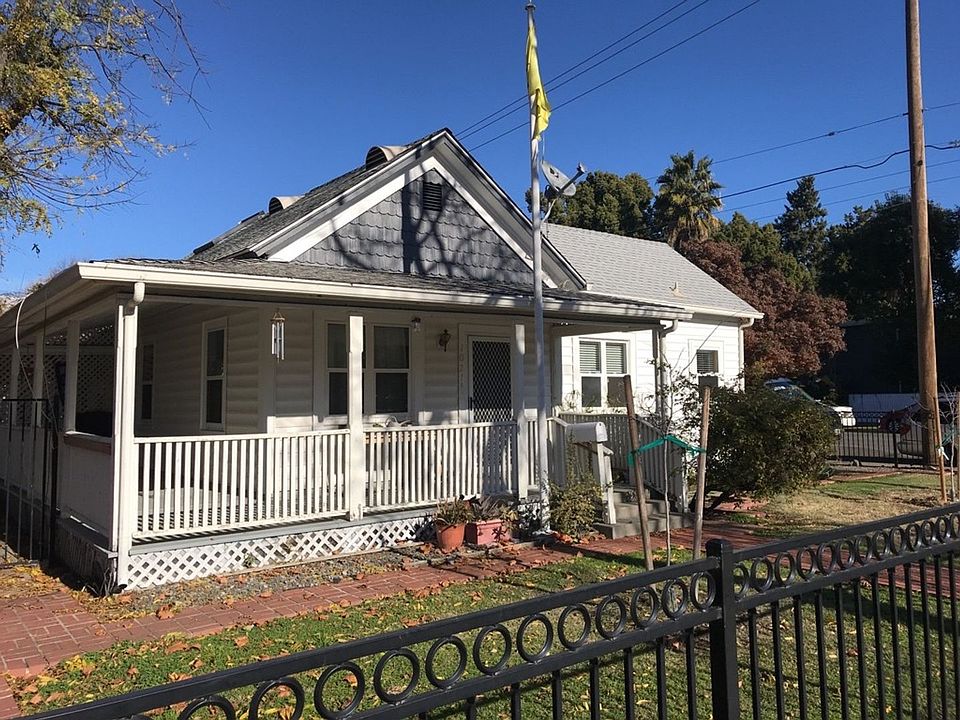 1st image of 1021 3rd St