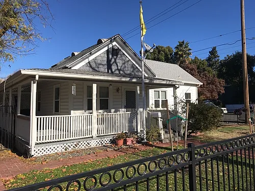 1021 3rd St Photo 1