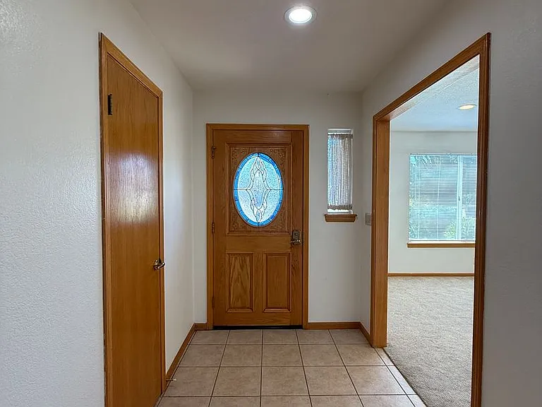 1470 Mercer Ct — Photo 5