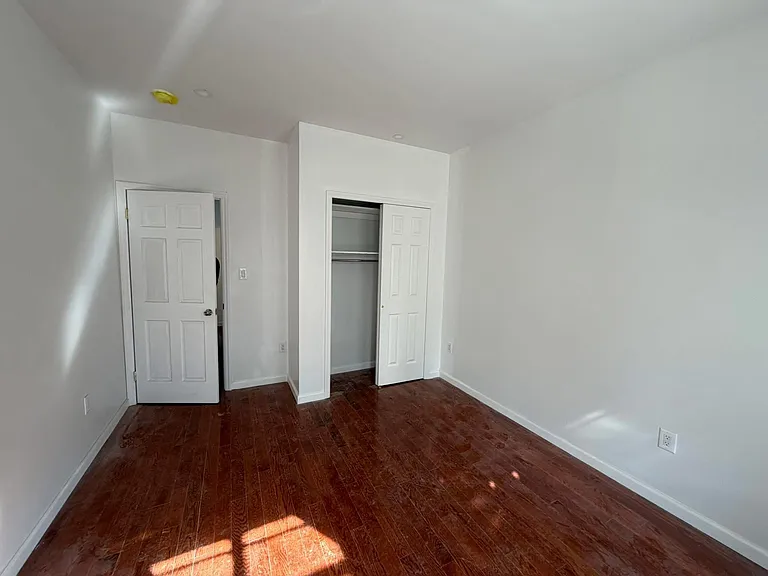 2218 E 27th St #2 — Photo 10