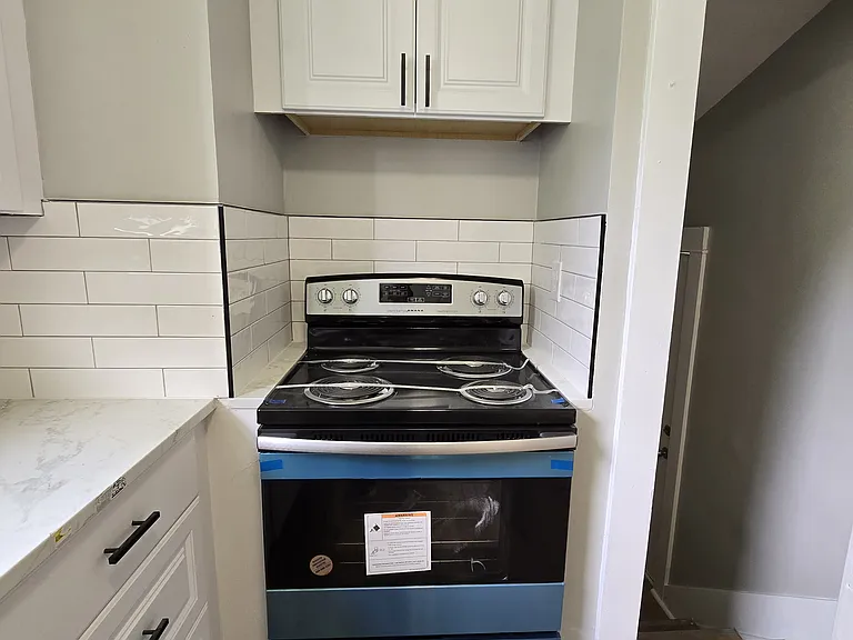 2744 Dwight Ave — Photo 16