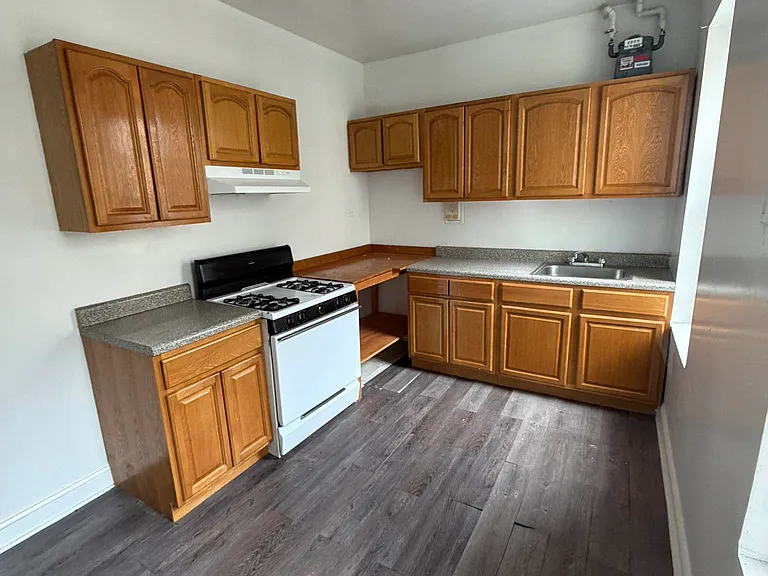 11 Hillside Ave #4J — Photo 7