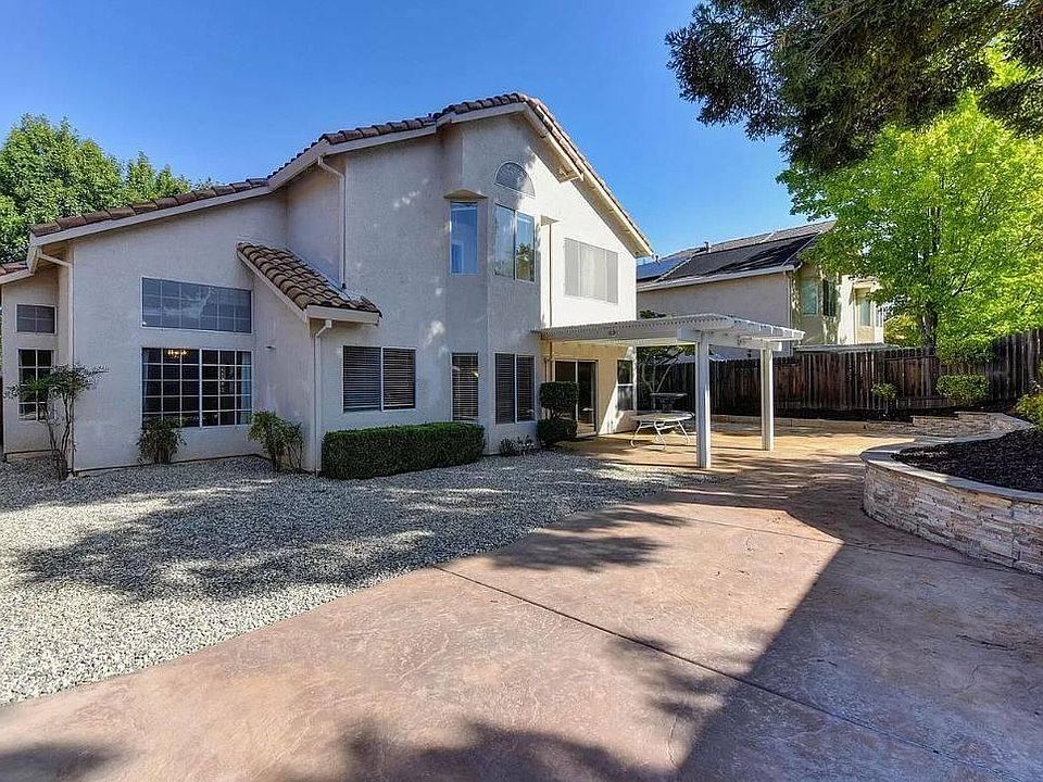 2nd image of 184 Orange Blossom Cir