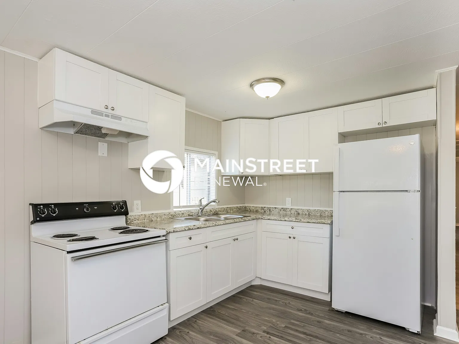 2539 Kingston St S — Photo 4