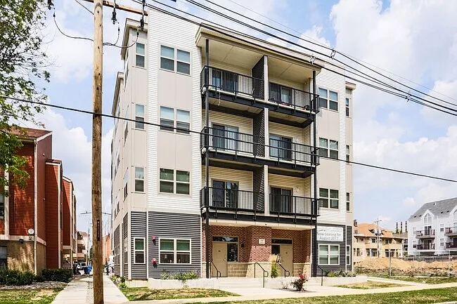 106 E Armory Ave #304
