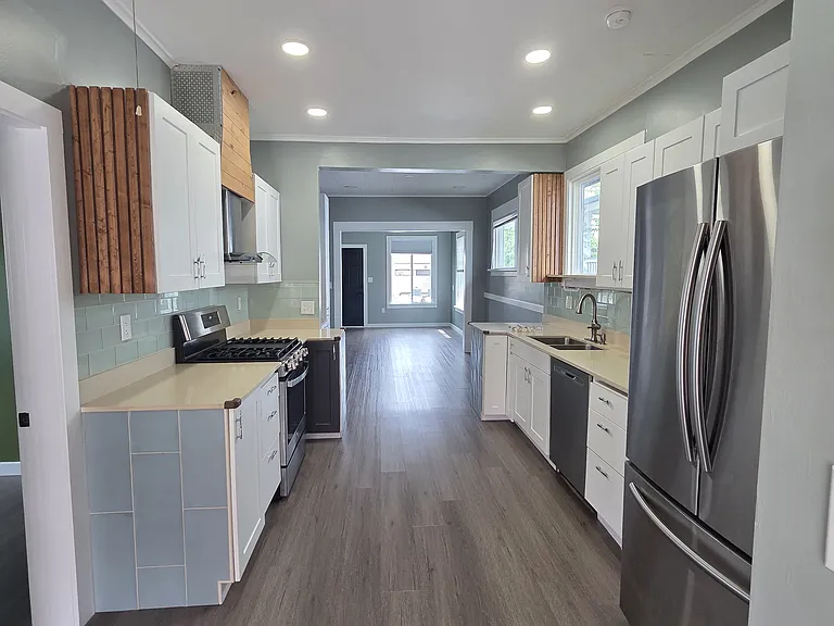 4020 Hoyt Ave — Photo 7