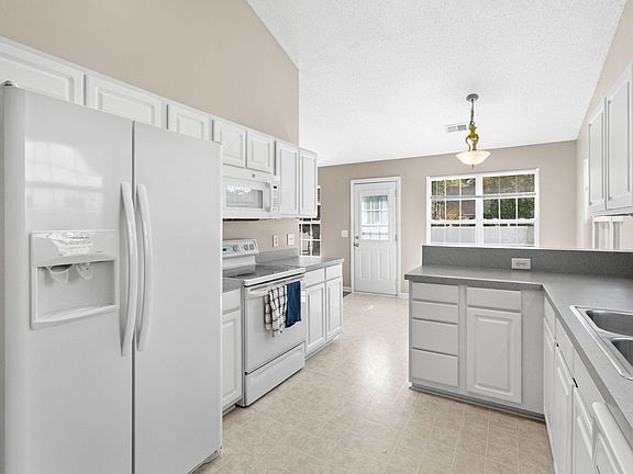 2nd image of 4681 Southgate Pkwy