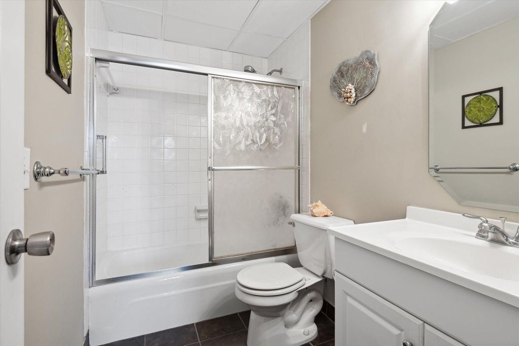 424 N Riverside Dr APT 204, photo 7