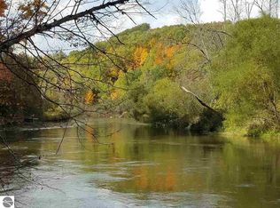 6104 Riverview Rd, Mesick, MI 49668